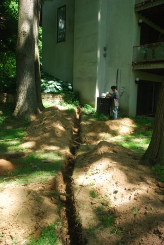 trenchforelectricservicetoworkshop.jpg